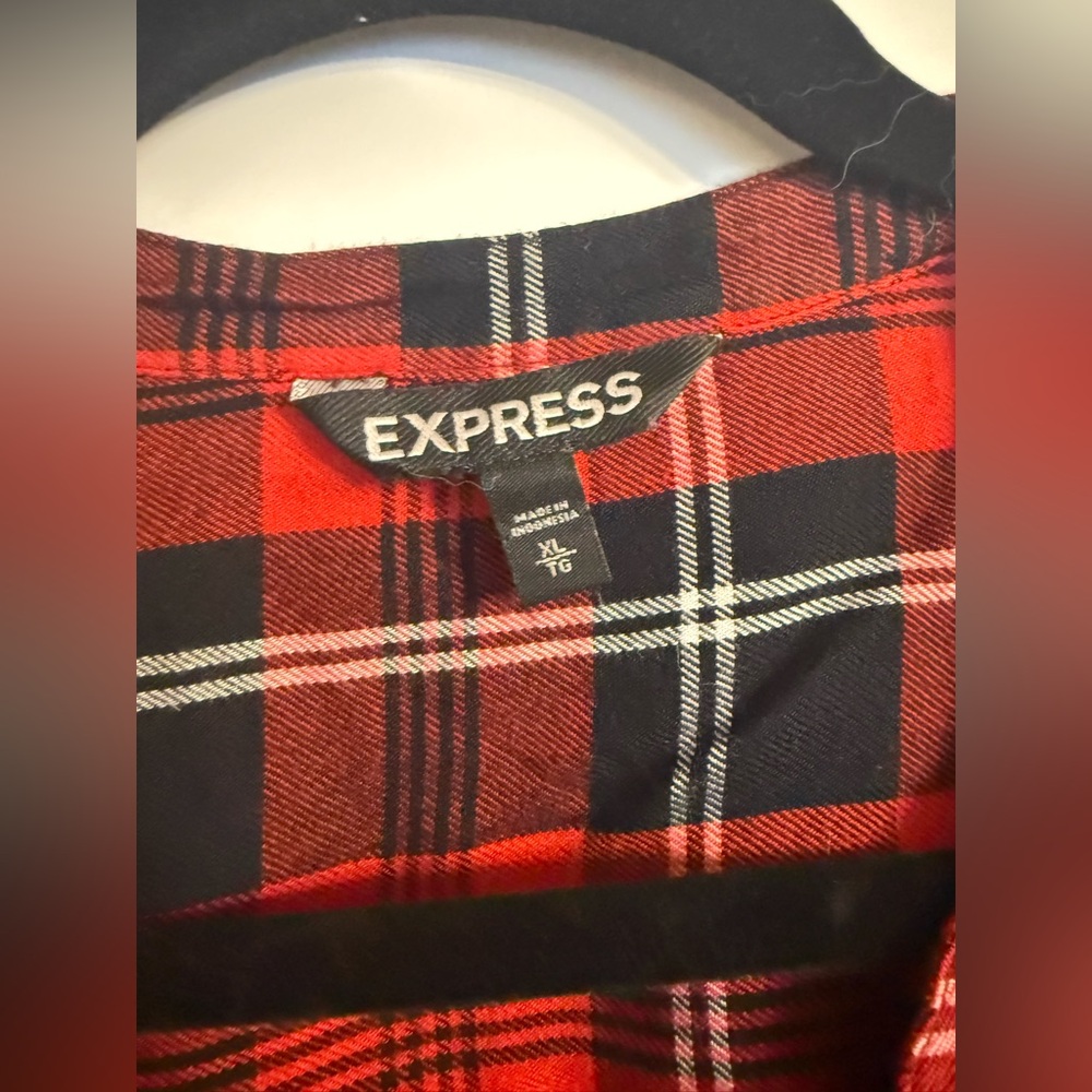 Express Red Plaid Lace-Up Shirt โ Size XL โ Fall Perfect!! - Picture 4 of 4